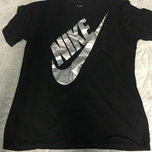 Nike tee